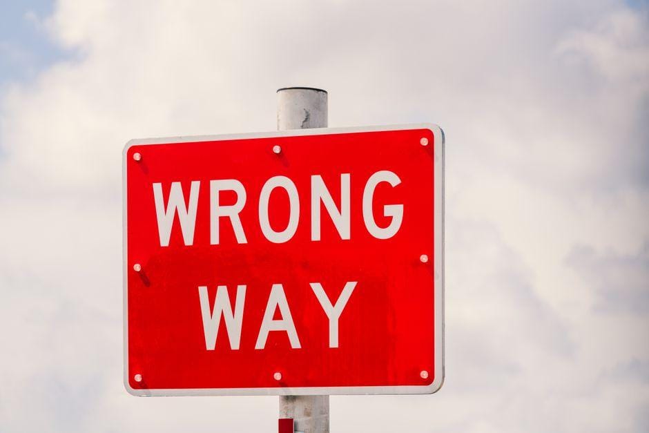 Common Crypto Mistakes and How to Avoid Costly Losses common crypto mistakes and how avoid — financial market analysis and trading insights for investors