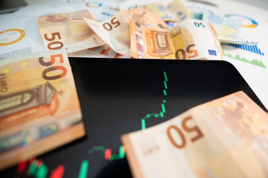 How to Trade Passive Income Successfully: A Playbook how trade passive income successfully — financial market analysis and trading insights for investors