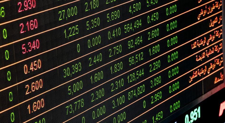 ICT Trading vs SMC in Growth Stocks: A Practical Comparison ict trading smc growth stocks — financial market analysis and trading insights for investors