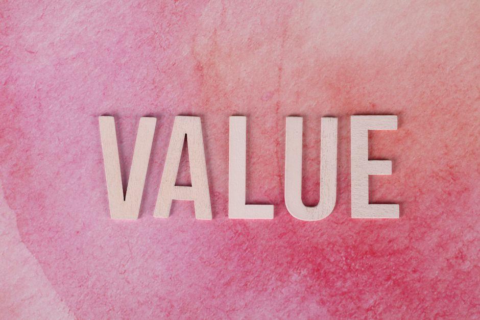 what are the fundamentals value stocks — financial market analysis and trading insights for investors