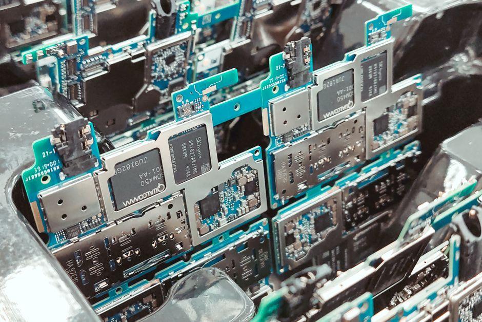 amd qualcomm stock which semiconductor stock — financial market analysis and trading insights for investors