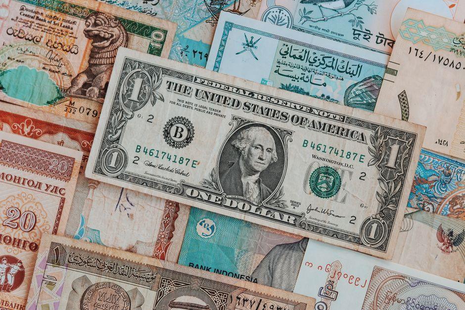 analyzing foreign exchange reserves and currency — financial market analysis and trading insights for investors