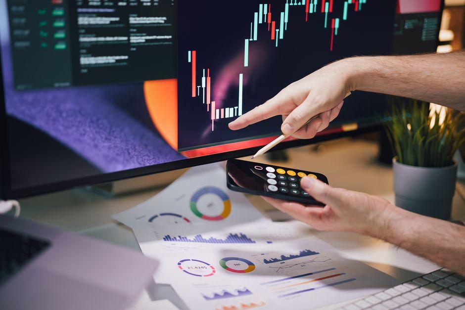 Analyzing Forex Liquidity Shifts Around Bank Holidays analyzing forex liquidity shifts during bank — financial market analysis and trading insights for investors