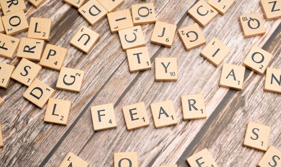 Fear and Greed Index Explained: How Traders Read Market Sentiment fear and greed index explained — financial market analysis and trading insights for investors