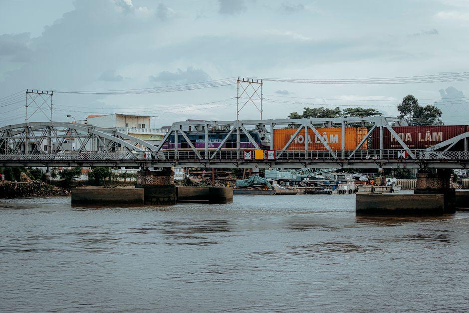 how cross chain liquidity bridges work — financial market analysis and trading insights for investors