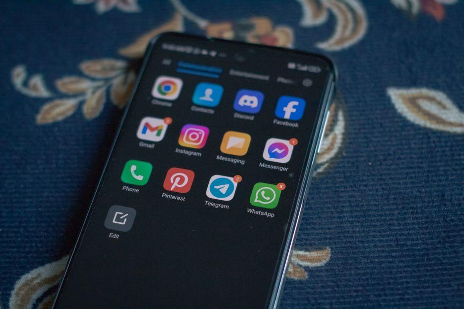 how telegram trading bots execute ultra — financial market analysis and trading insights for investors