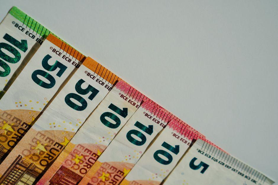 How ECB’s Quantitative Tightening Shapes EUR/USD Trends how the ecb quantitative tightening impacts — financial market analysis and trading insights for investors