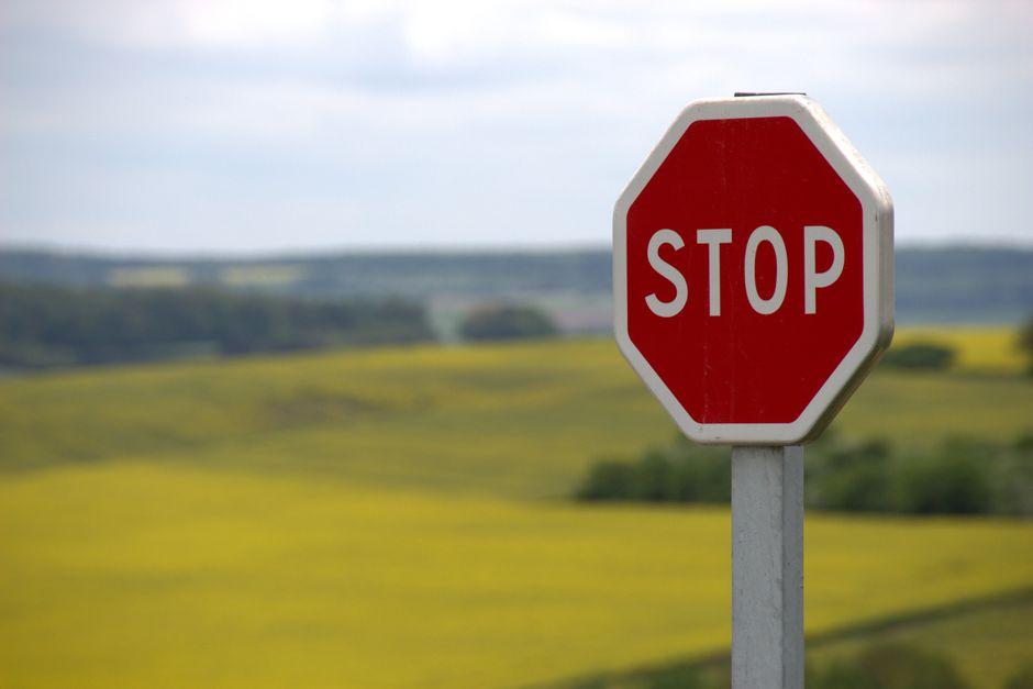 how code trailing stop losses pine — financial market analysis and trading insights for investors