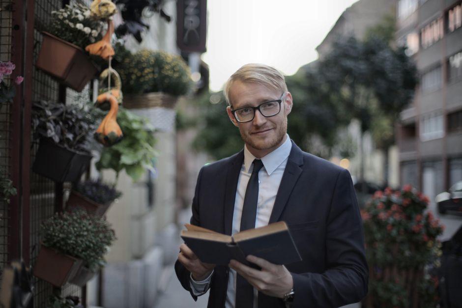 How to Read MT5 Like a Professional Trader: A Guide how read mt5 like professional trader — financial market analysis and trading insights for investors