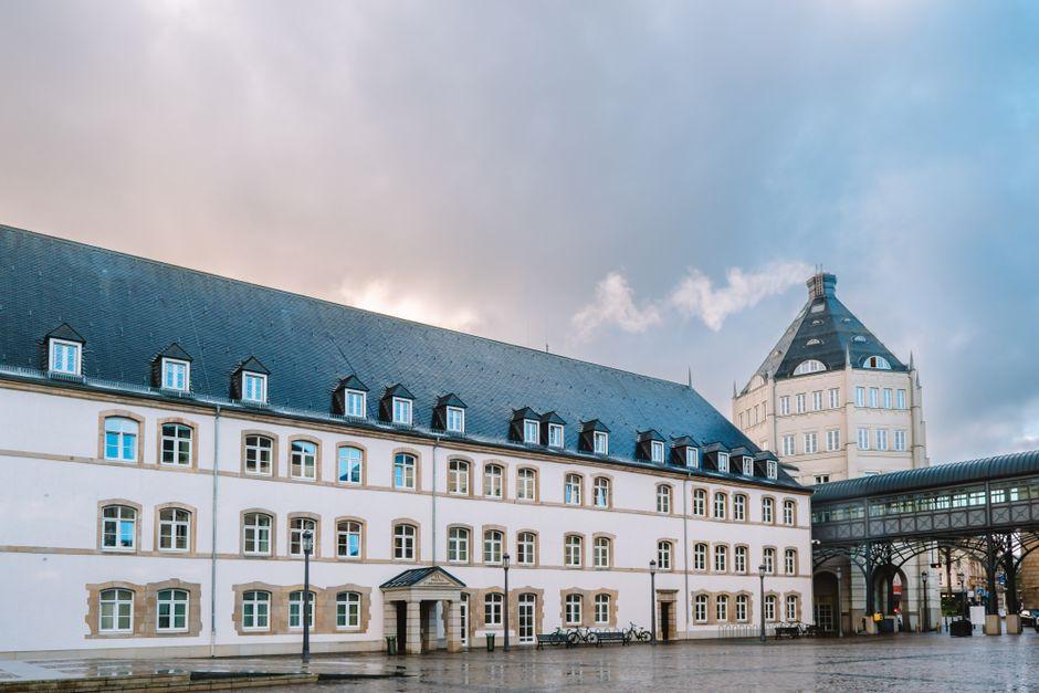 How Trade Regulations Work in Luxembourg: Legal Guide how trade luxembourg legally — financial market analysis and trading insights for investors