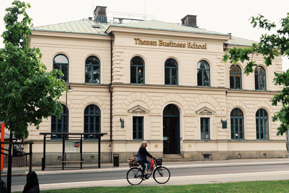 Learn How to Trade in Sweden: Tax, Rules, and Strategy learn how trade sweden — financial market analysis and trading insights for investors
