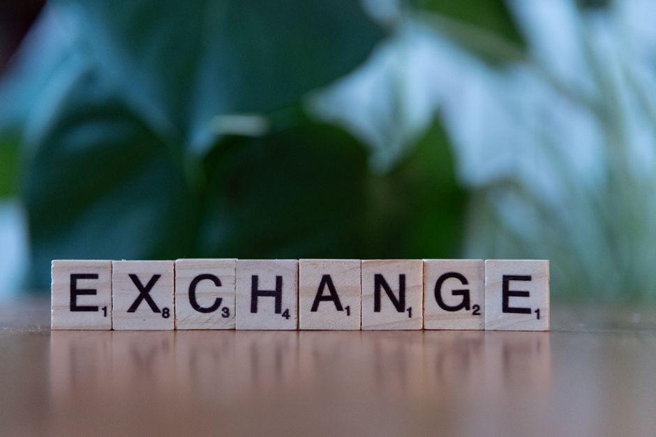 managing overnight swap costs forex swing — financial market analysis and trading insights for investors