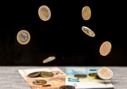 small cap value investing strategy — financial market analysis and trading insights for investors