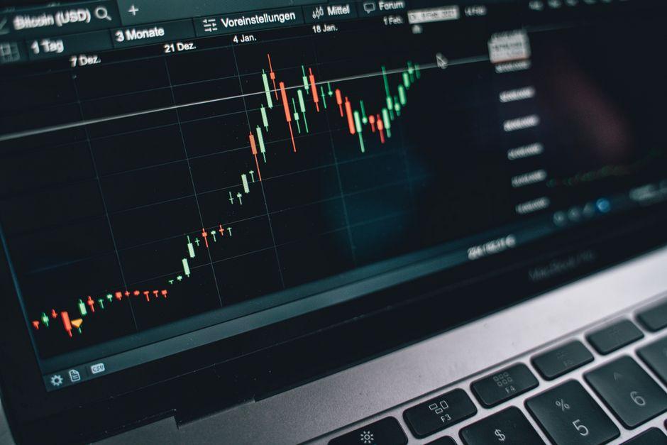 Spot Trading vs Futures: Discipline, Leverage & Liquidation Risk spot trading futures trading trading discipline — financial market analysis and trading insights for investors