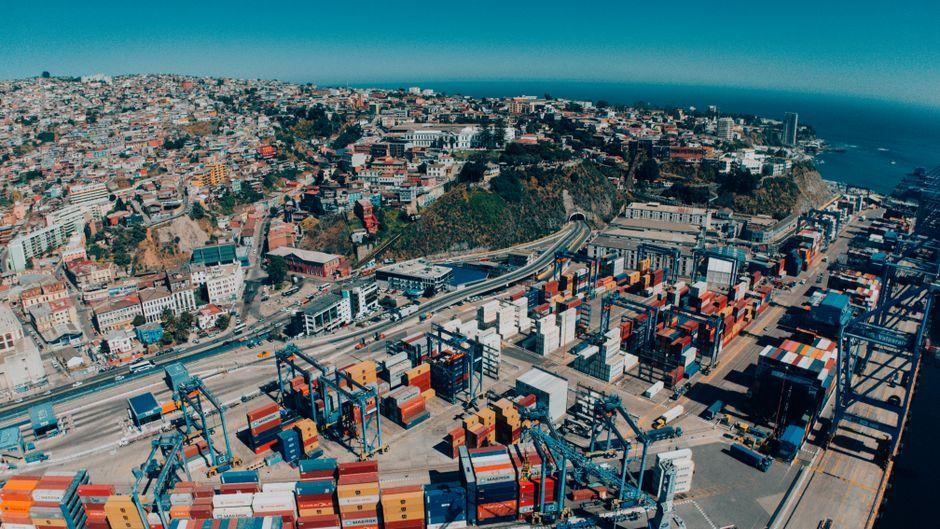 Trading in Chile Explained: Market Mechanics and Risks trading chile explained — financial market analysis and trading insights for investors