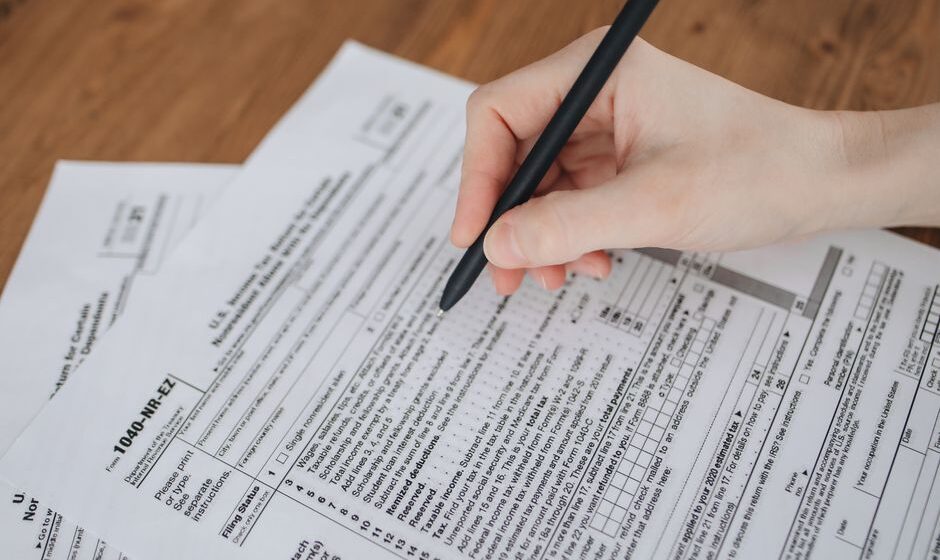 SEC Form 13F Filings: How to Read Institutional Positioning understanding sec form 13f filings — financial market analysis and trading insights for investors