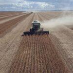 Agricultural Commodities vs Precious Metals: Volatility weather and agricultural commodities how trade — financial market analysis and trading insights for investors
